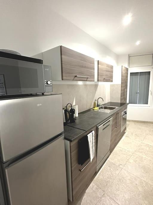 Appartement Centre Ville - Parking Prive - Wifi Nimes Exterior photo